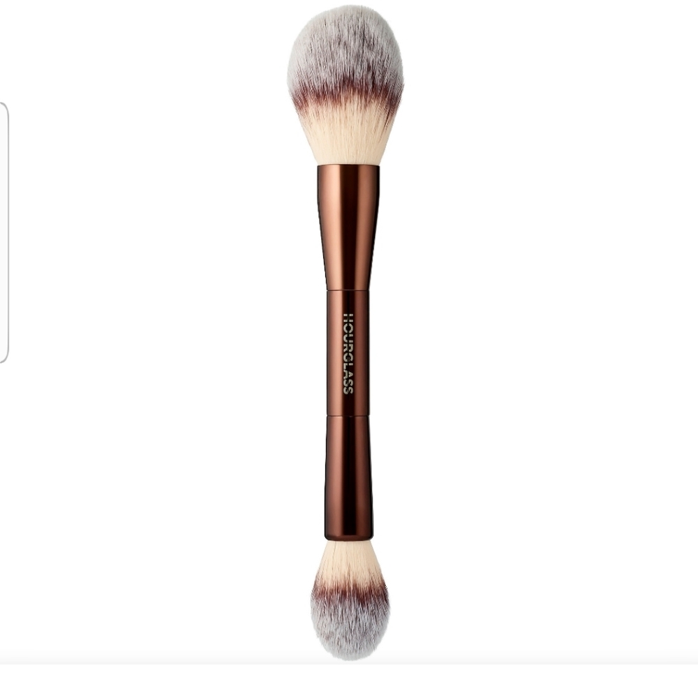 Hourglass Veil Powder Brush